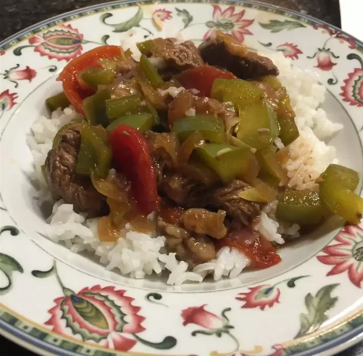 Slow Cooker Pepper Steak: A Savory and Effortless Meal